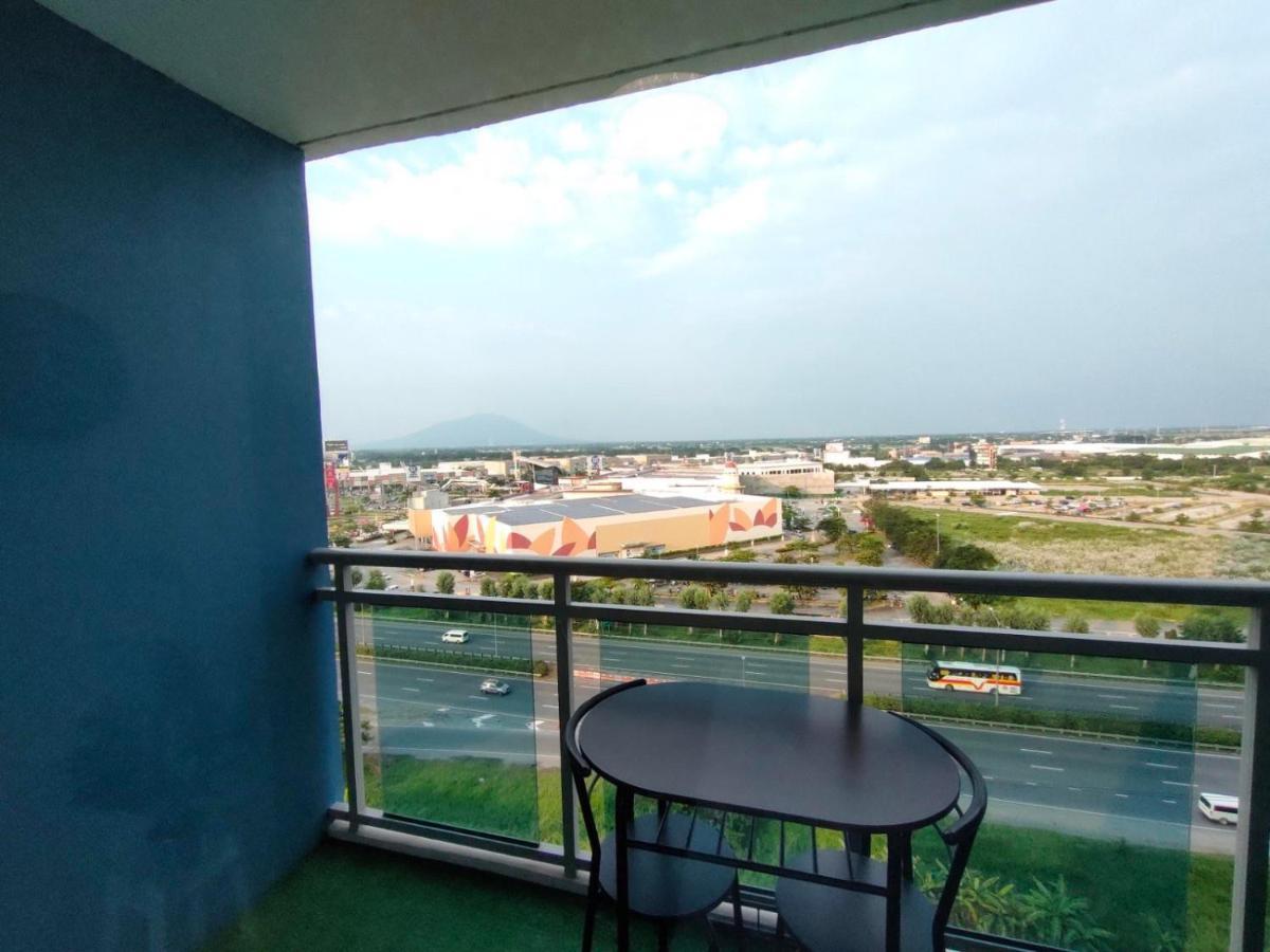 The Aces Crib At Azure North Pampanga San Fernando (Pampanga) Exterior foto