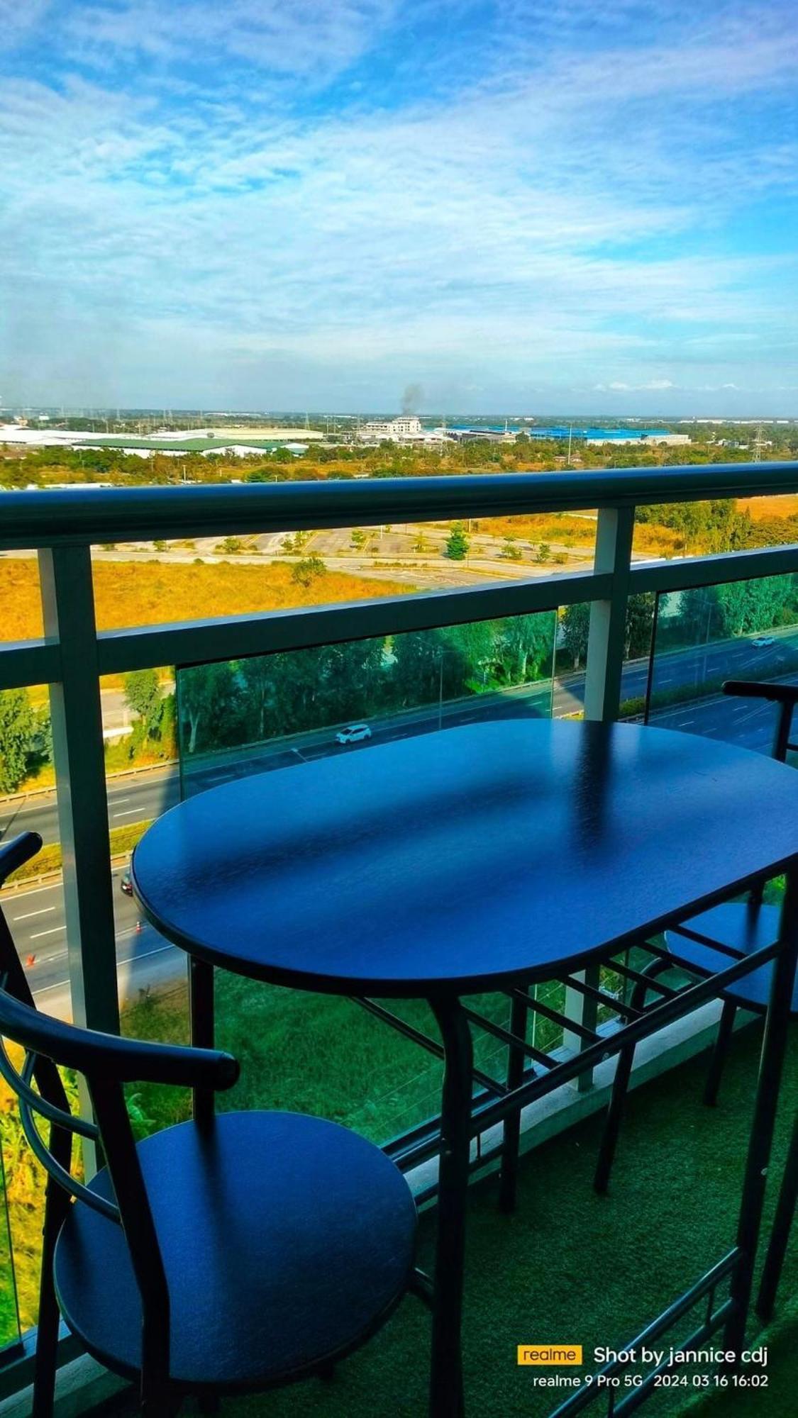 The Aces Crib At Azure North Pampanga San Fernando (Pampanga) Exterior foto